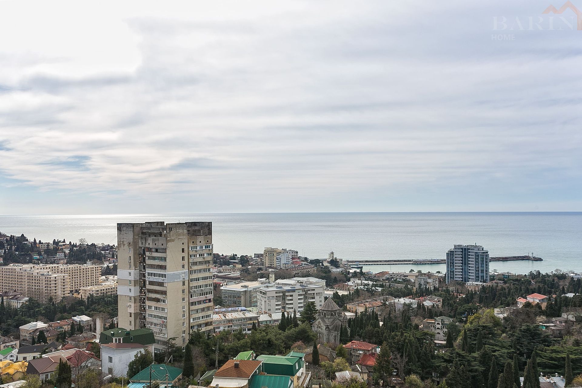 Продажа   апартамента 104 кв.м с панорамным видом на море и центр Ялты!