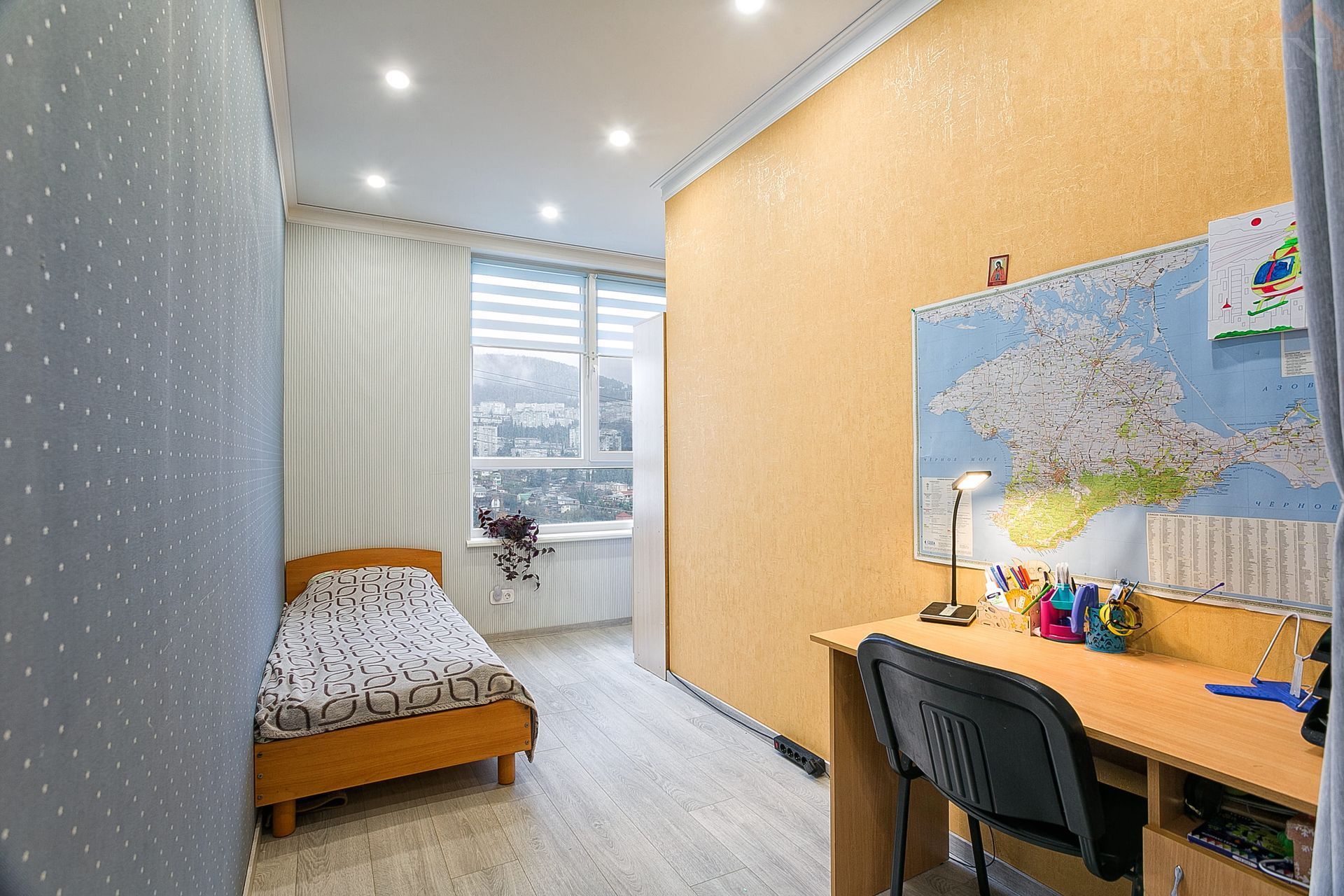 Продаётся двухкомнатная квартира со свежим ремонтом в Жилом комплексе комфорт-класса «Алмаз». Площадь 55,6 кв.м.