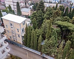 Новый гостевой дом площадью 213 м² с террасами в Алупке