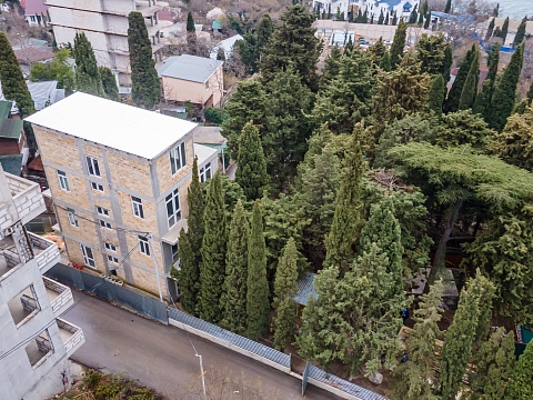 Новый гостевой дом площадью 213 м² с террасами в Алупке