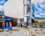 Популярная гостиница в стиле хай-тек с бассейном и видом на море в Гурзуфе