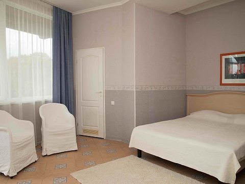 Отель в центре Ялты из 37 гостиничных номеров