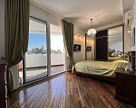 Продаётся шикарная квартира в центре Ялты в  Жилом Комплексе "Адмиралтейский" с панорамным видом на море и город, площадью 120,0 м2!