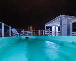 Стильный бутик-отель из двух корпусов с бассейном в Алуште